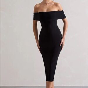 Club L London Averie Black off the shoulder midi dress, only worn once 

Size 2